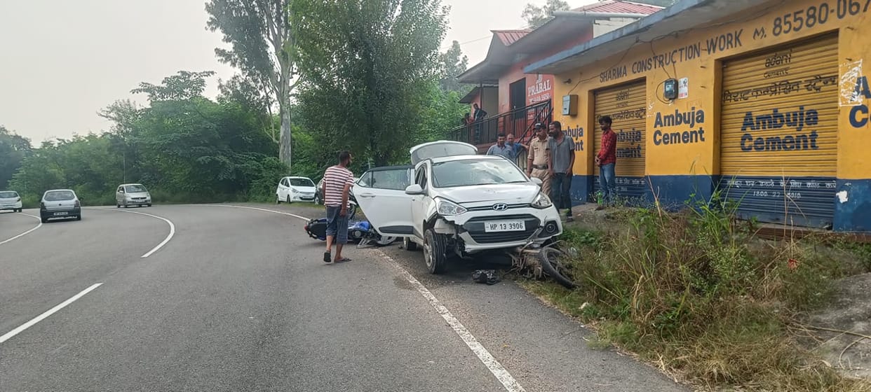 Out-of-control car hits two people and two bikes in Bari.
