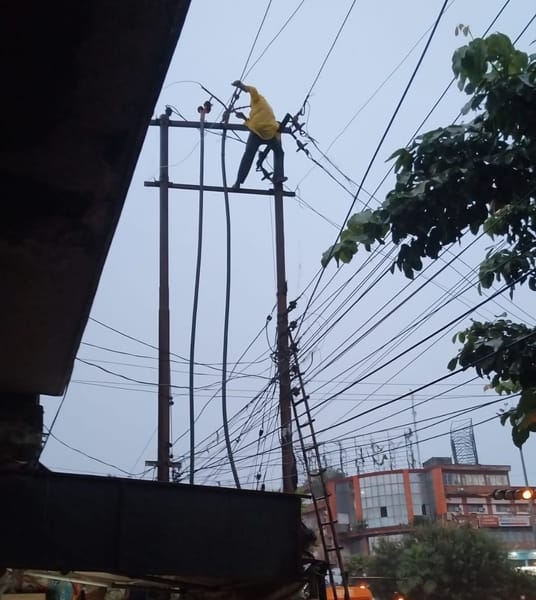 Power supply was repeatedly disrupted during the rain.