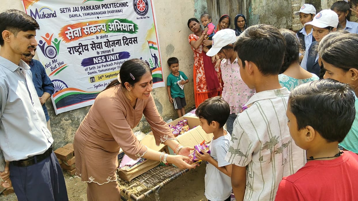 Volunteers should help the needy: Sehgal