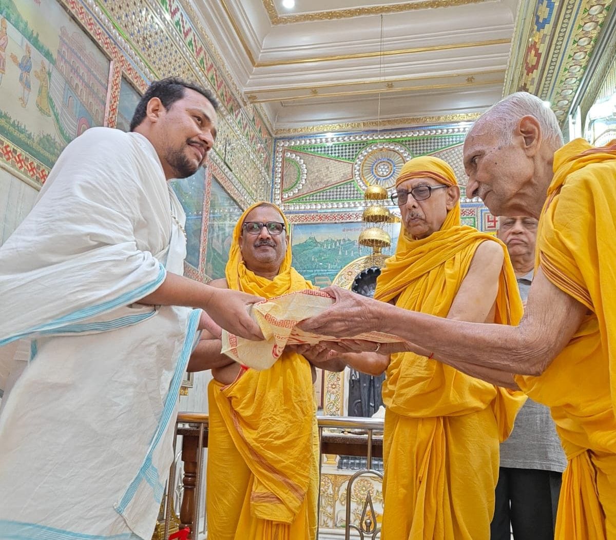 दशलक्षण महापर्व के अंतिम दिन शहर के जैन मंदिरों में अभिषेक, शांतिधारा और धार्मिक अनुष्ठान