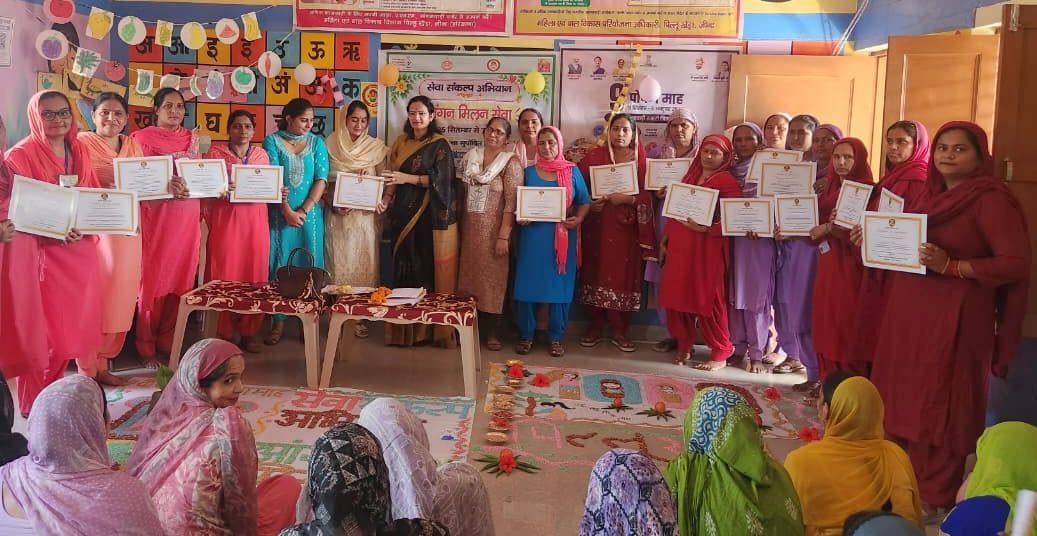 Message of nutrition and health for women and children at the 'Angan Milan Seva'