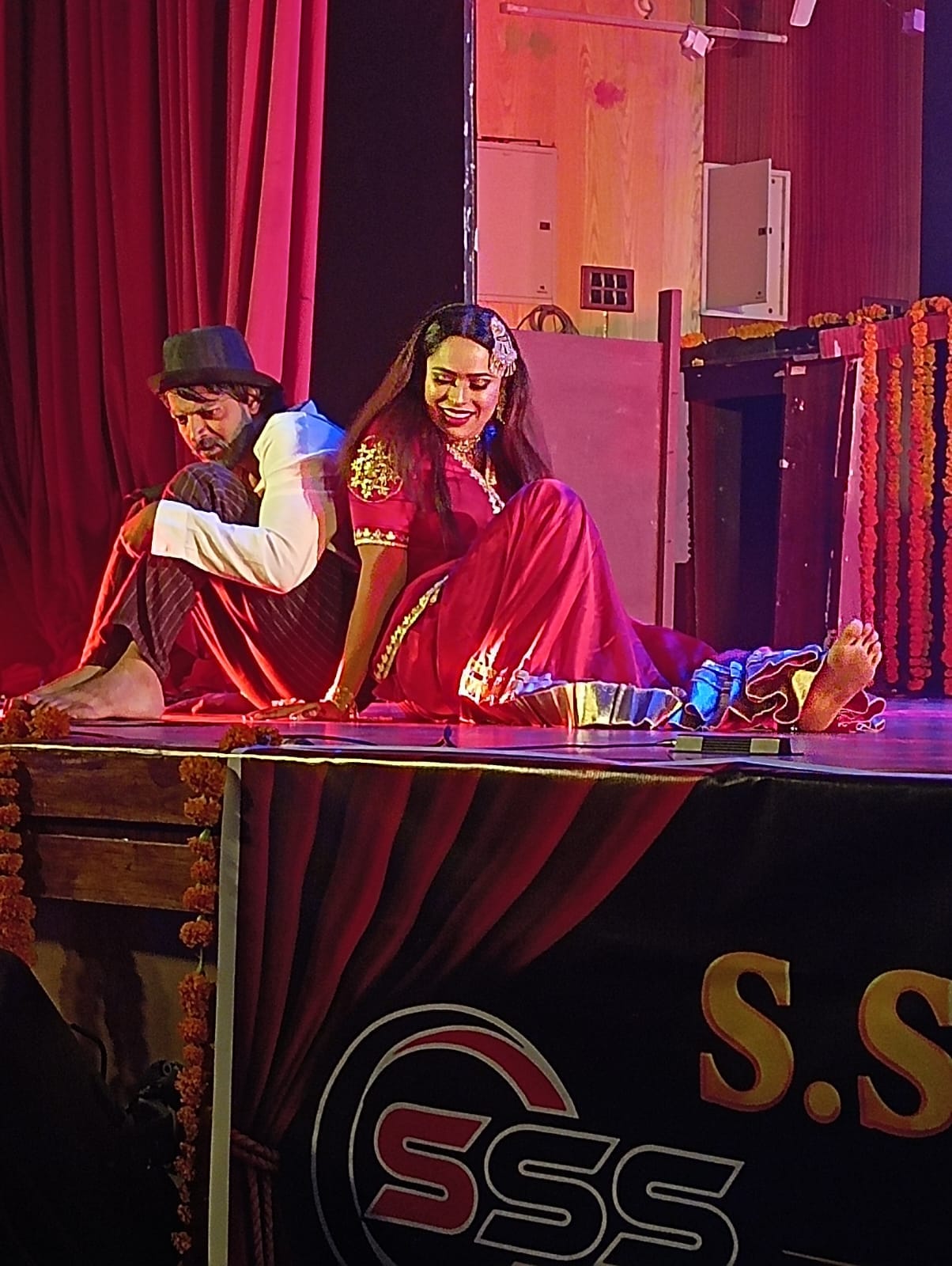 'Aakhri Tamasha' revealed the inner conflict of the artist.
