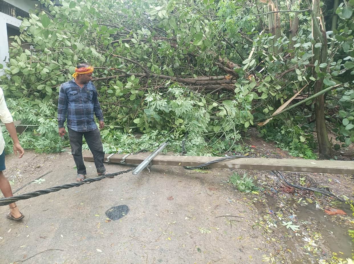 Power outage across half the city; Tarapur received supply for only 3 hours in 48 hours; water crisis.