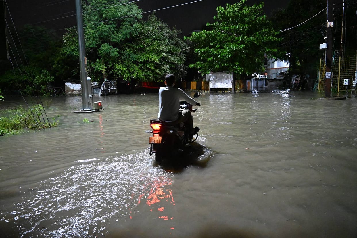 Backflow from Rafaka Nala triggers a crisis in Awas Vikas.