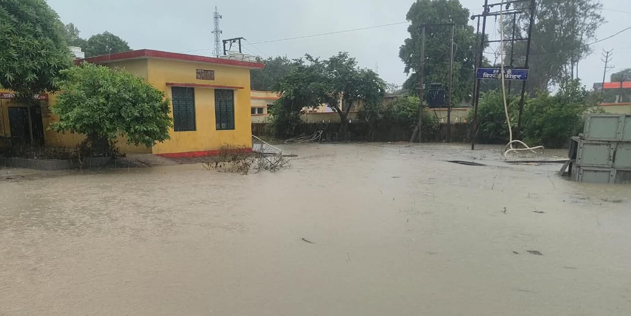 Rain disrupts power supply; outage lasts 15 hours across 250 villages.