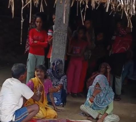 Three people, including an innocent, die in house and wall collapse incidents.