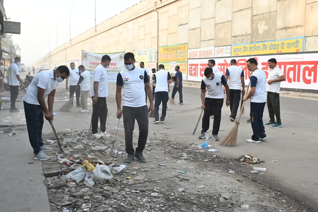 Soldiers conducted a cleanliness drive.