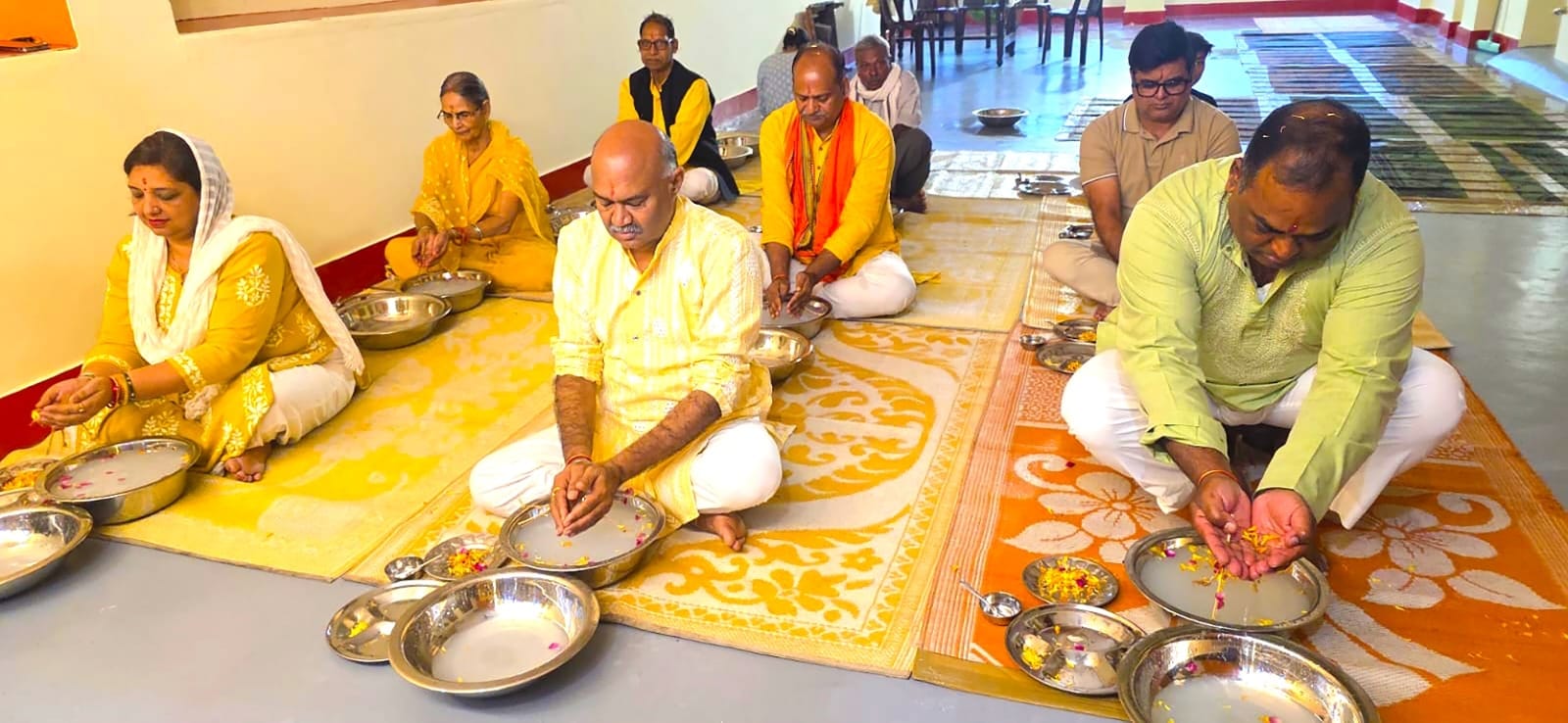 गायत्री ज्ञान मंदिर में श्रद्धालुओं ने किया तर्पण