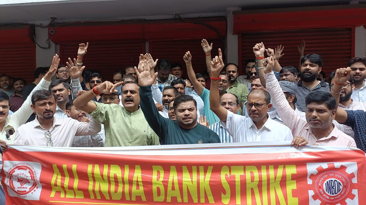 Banks to remain open today; three-day strike starts tomorrow.