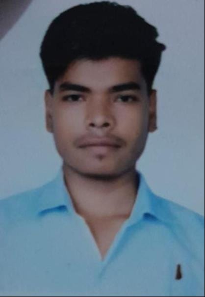 Two brothers drowned in the Yamuna; one was rescued, while the search for the other is ongoing.