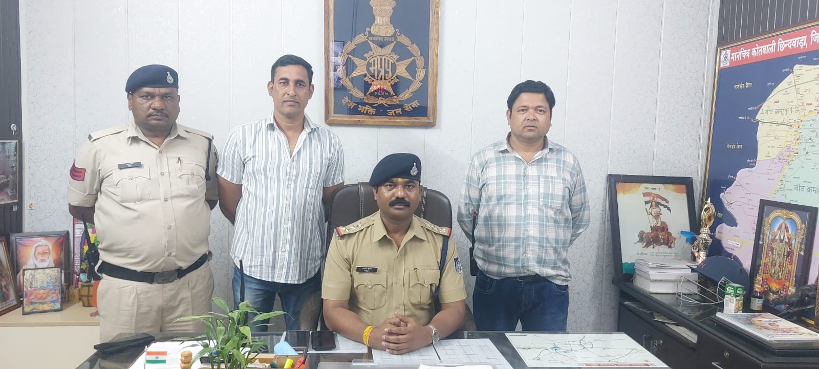 पुलिस की गिरफ्त में आरोपी