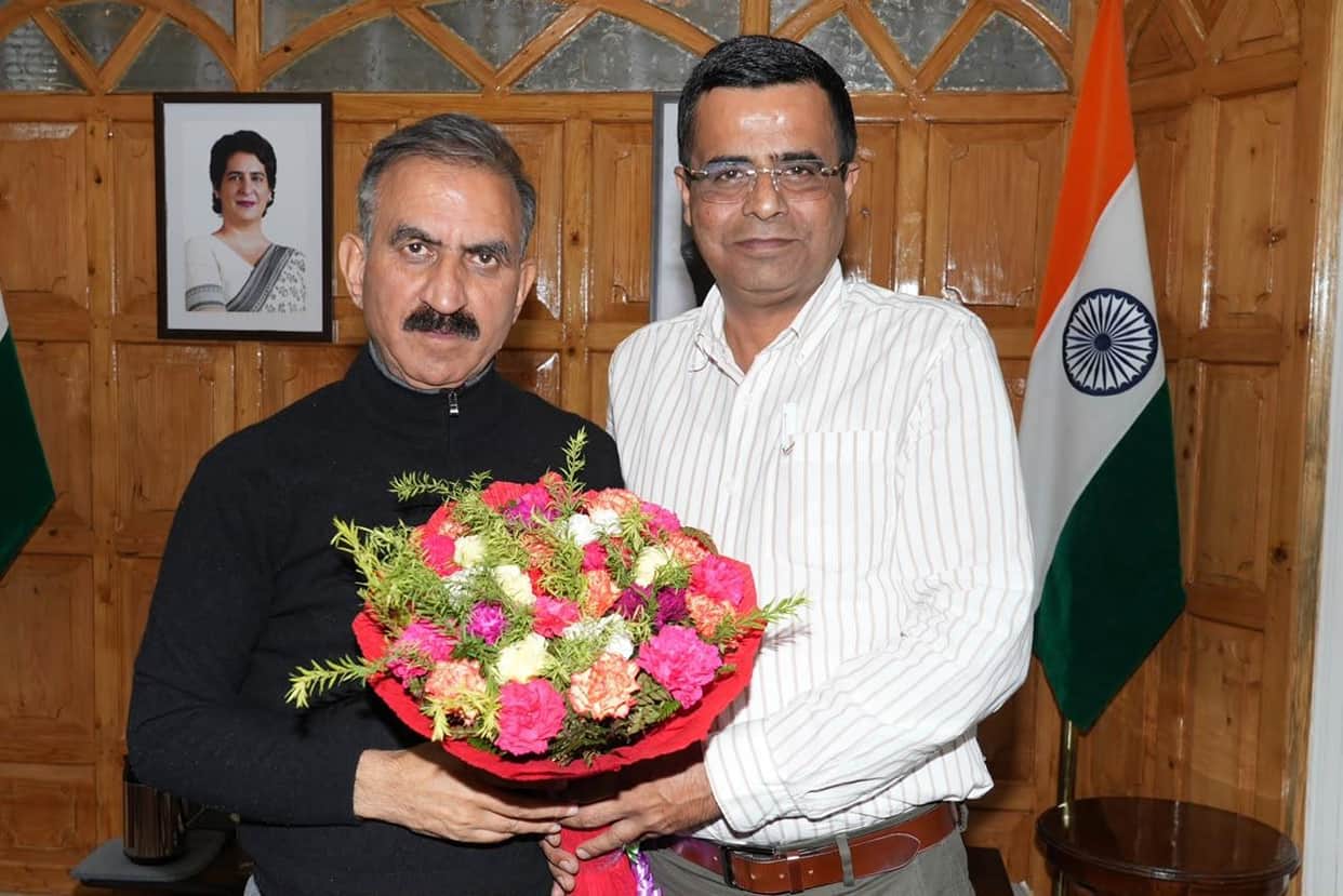 Congress spokesperson Puneet Malli met the Chief Minister and discussed the development of Kangra.