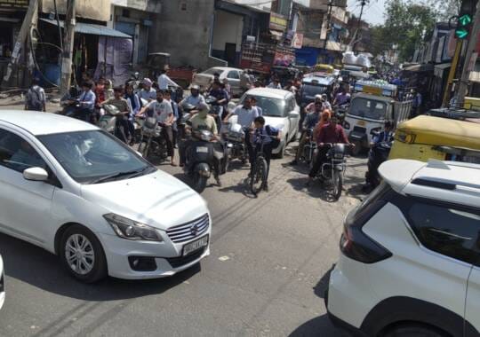 Traffic jams persisted outside schools and colleges due to vehicle encroachment