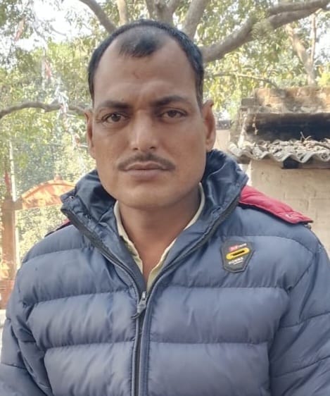Shopkeeper dies of snakebite.