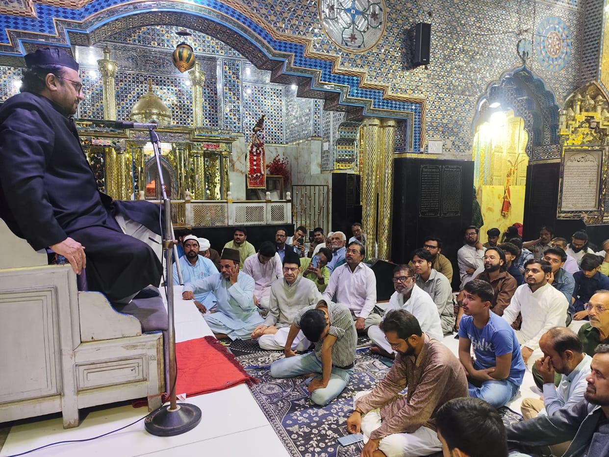 Devotees thronged the Majlis in Rustam Nagar.