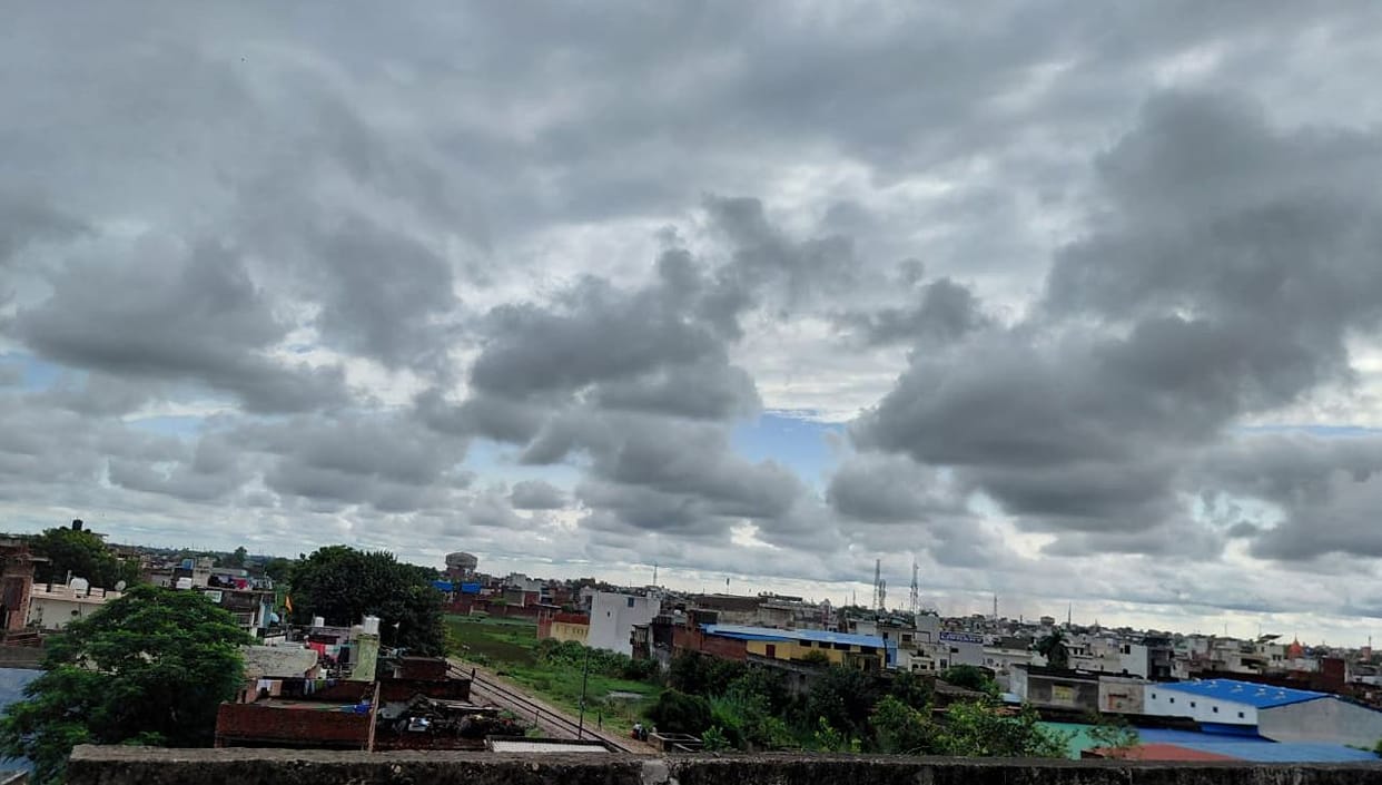 Maximum temperature dropped by ten degrees in two days following a change in weather