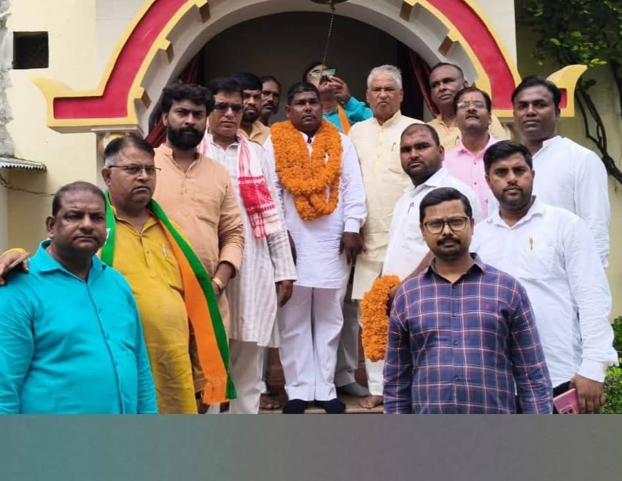 Party workers welcomed the newly appointed regional general secretary