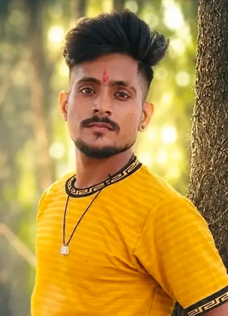Youth returning from Khaga dies after his bike hits a divider.