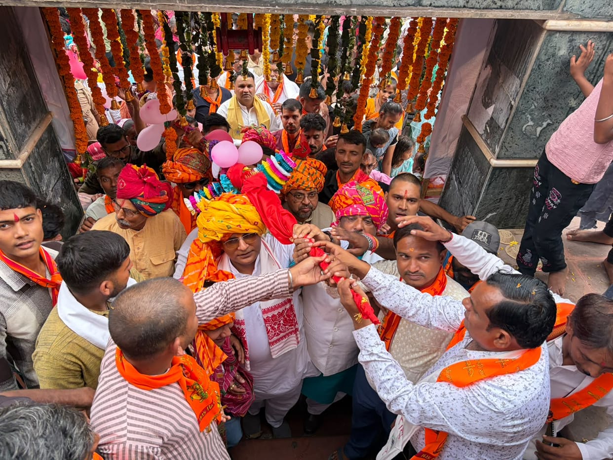 The Vishwa Hindu Parishad offered a *neja* (ceremonial flag) at the Gwal Baba shrine.