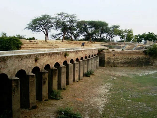 अलीगढ़ किला।