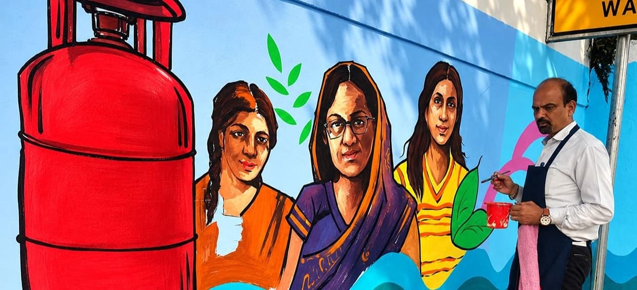 Artists depicted a 'Developed India' through murals as part of the 'Seva Sankalp Abhiyan'.