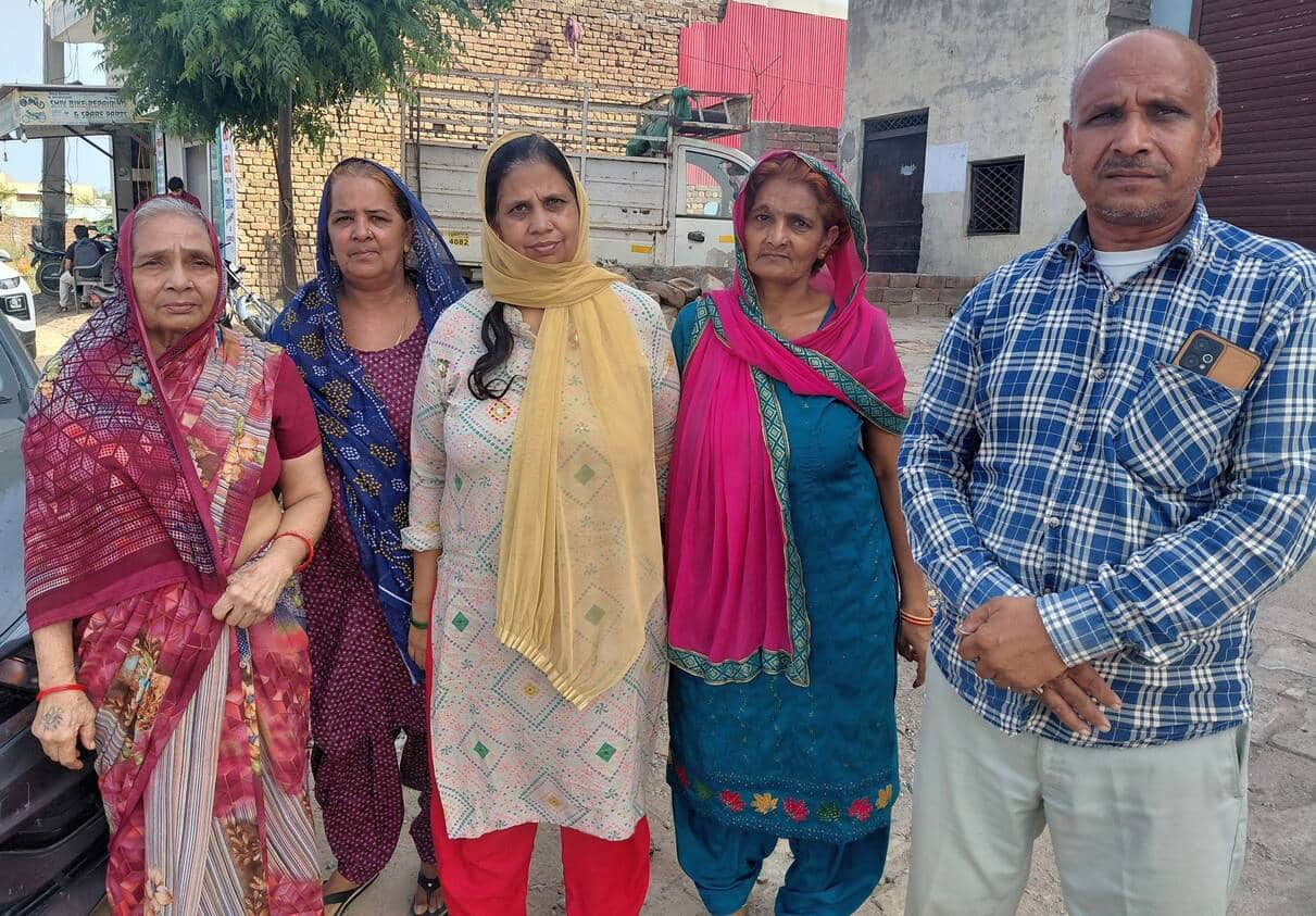 Ward residents met the MLA to demand that a passage be left in the wall being constructed at the goods shed.