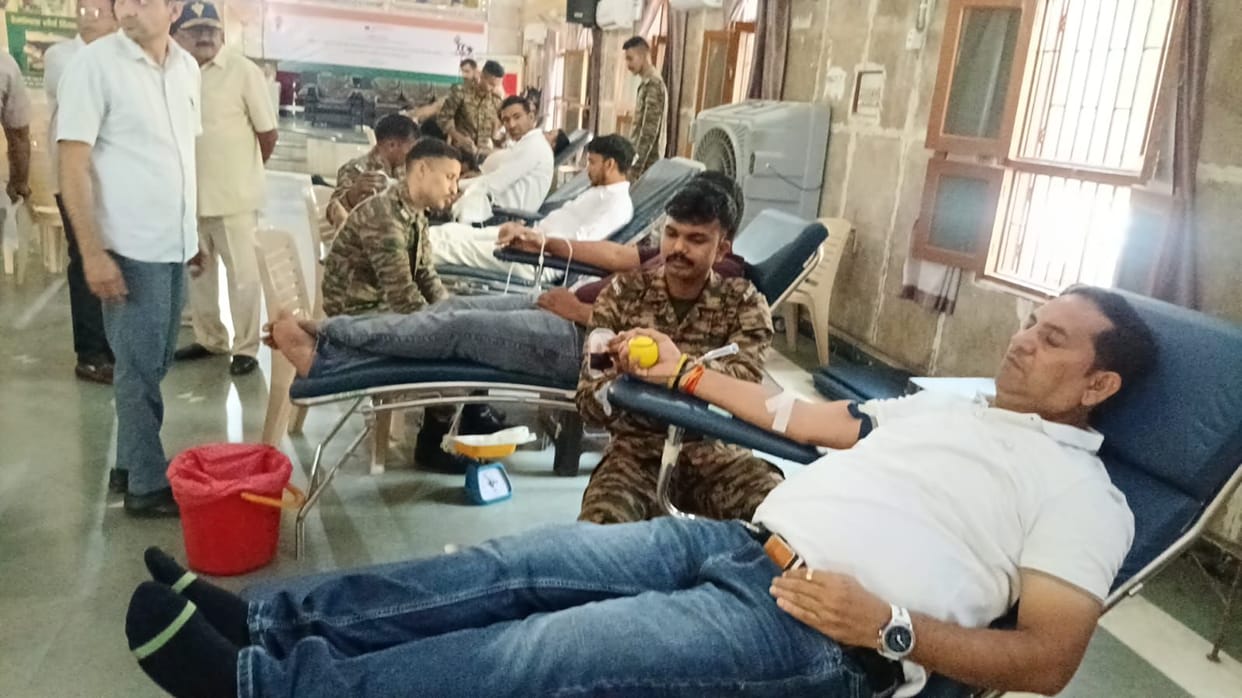 Youth donated blood on Bhagat Singh's birth anniversary.