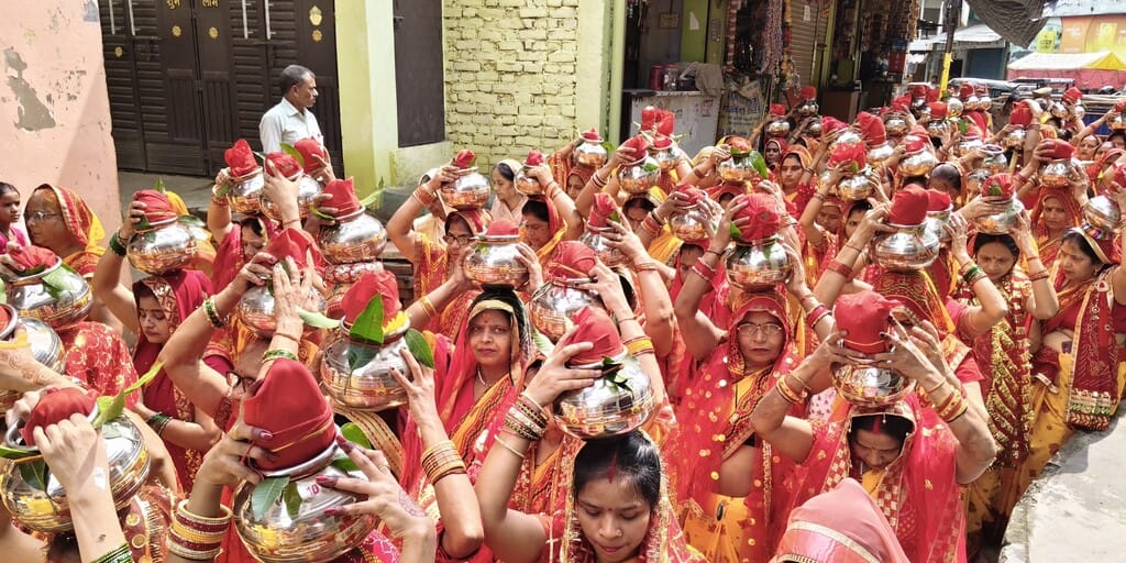 A Kalash Yatra was taken out before the commencement of the Ramkatha.