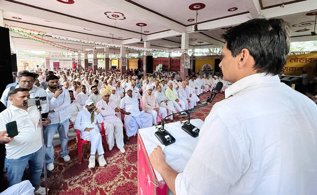MP Deepender Hooda accuses the Haryana government of lies, plunder, and malpractice.