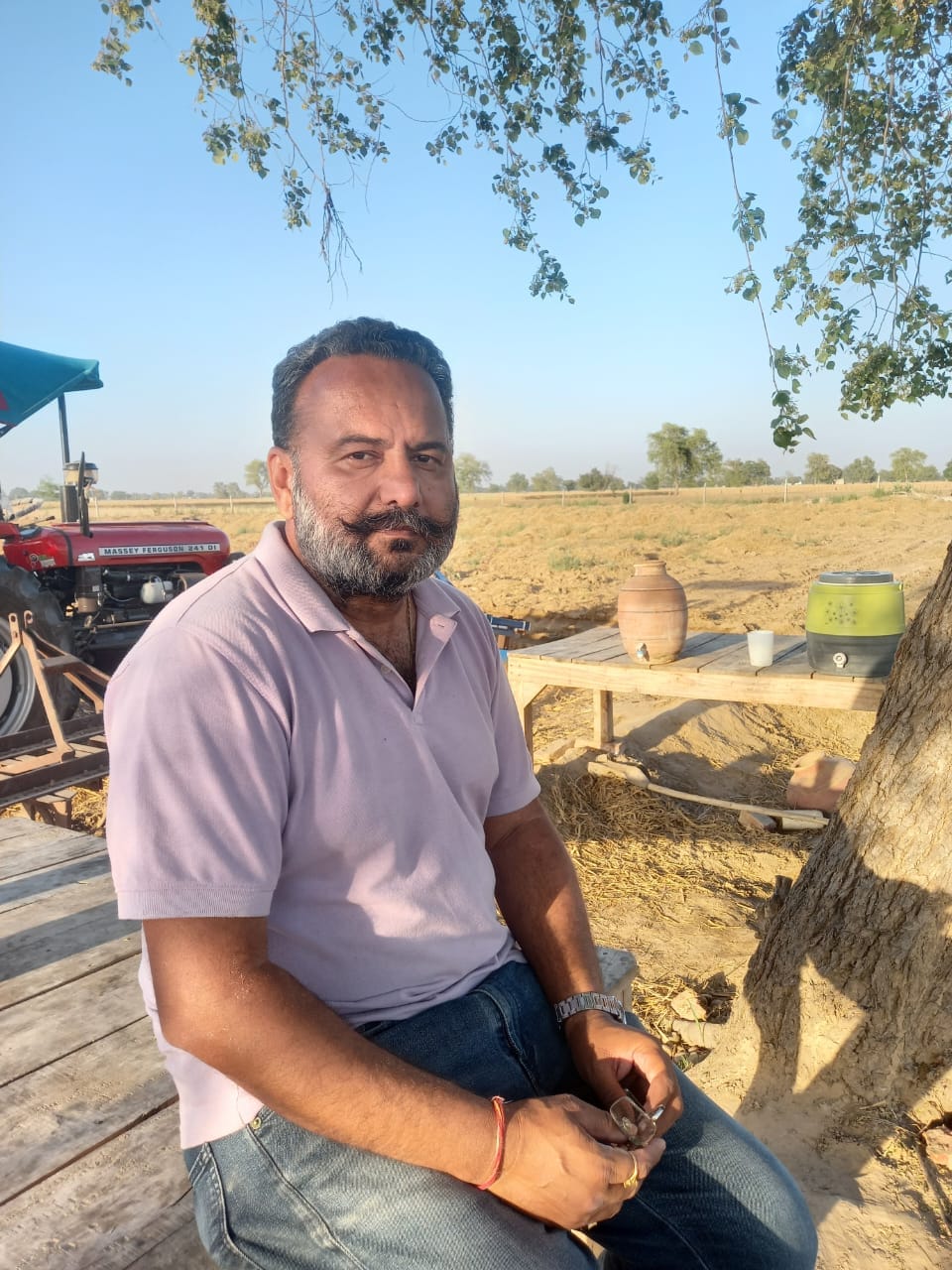 Leaving his bank job, farmer Bandi Singh from Lakdanwali improved his soil with microbes and nurtured his fields with diverse crops