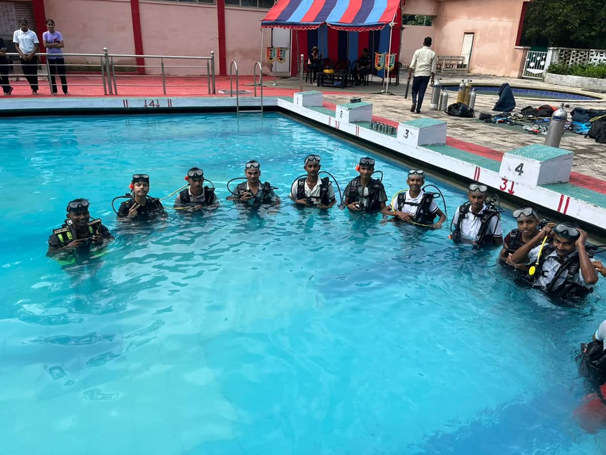 NCC cadets learned the skill of scuba diving.
