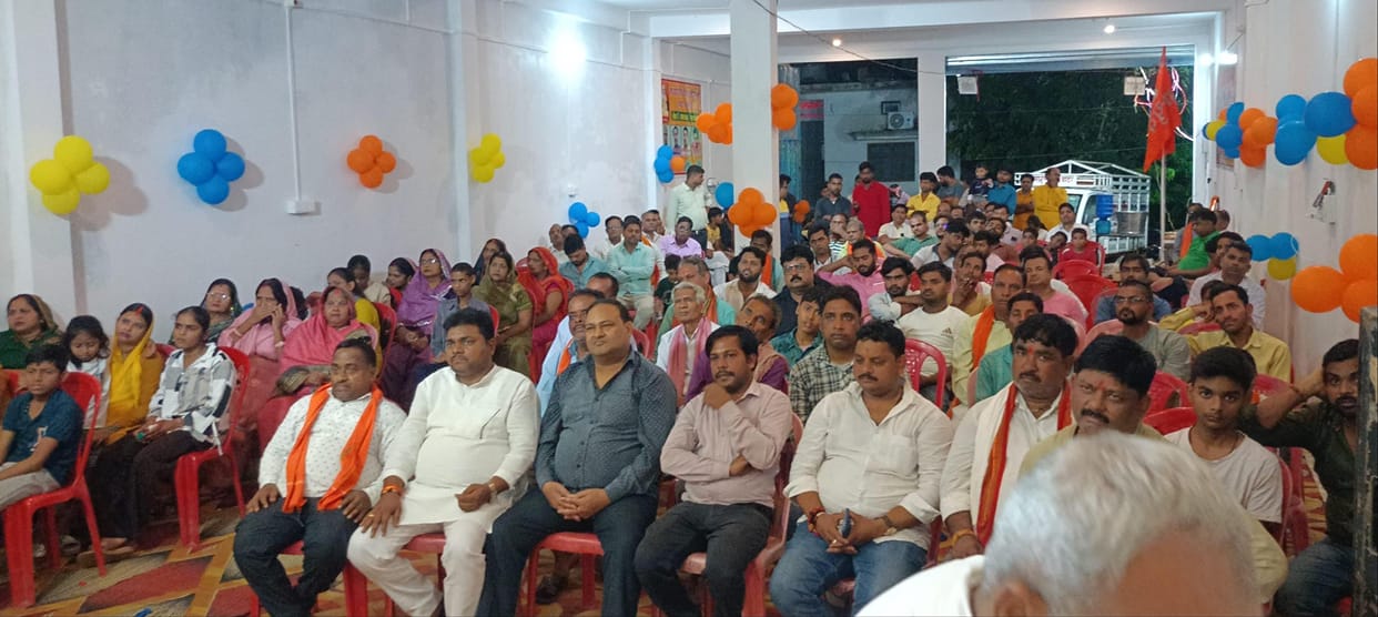 Vaishya community should increase participation in social service: Praveen