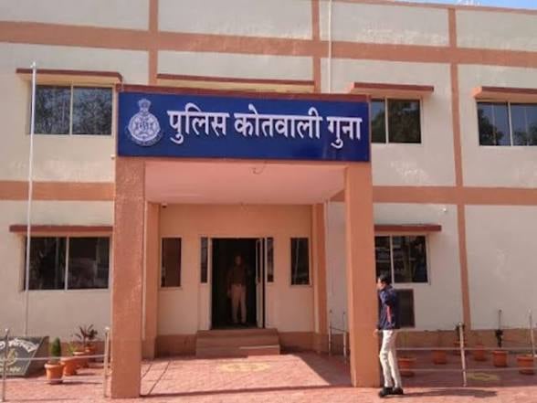 गुना: किशोर के साथ मारपीट कर बनाया आपत्तिजनक वीडियो, तीन नाबालिग नामजद, जांच में जुटी पुलिस