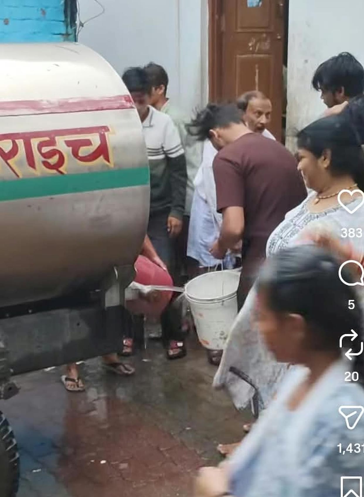 Amid the power crisis, people rushed towards the water tanker as soon as it arrived in the neighborhood.