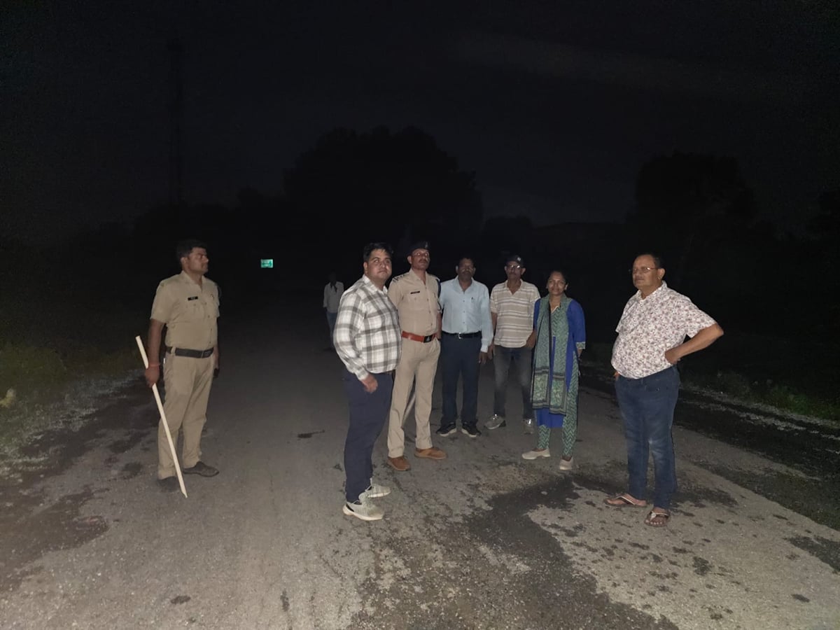 मैहर में आधी रात को रिहायशी इलाके में घुसा जंगली हाथी: दहशत में दुबके रहे लोग, पुलिस और वन विभाग अलर्ट मोड पर