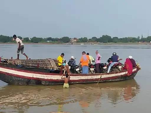 Boat service restored at Tanda-Kaithi Ghat.