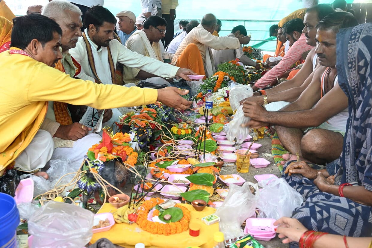 Pitru Paksha: People thronged ghats and water tanks to appease their ancestors.