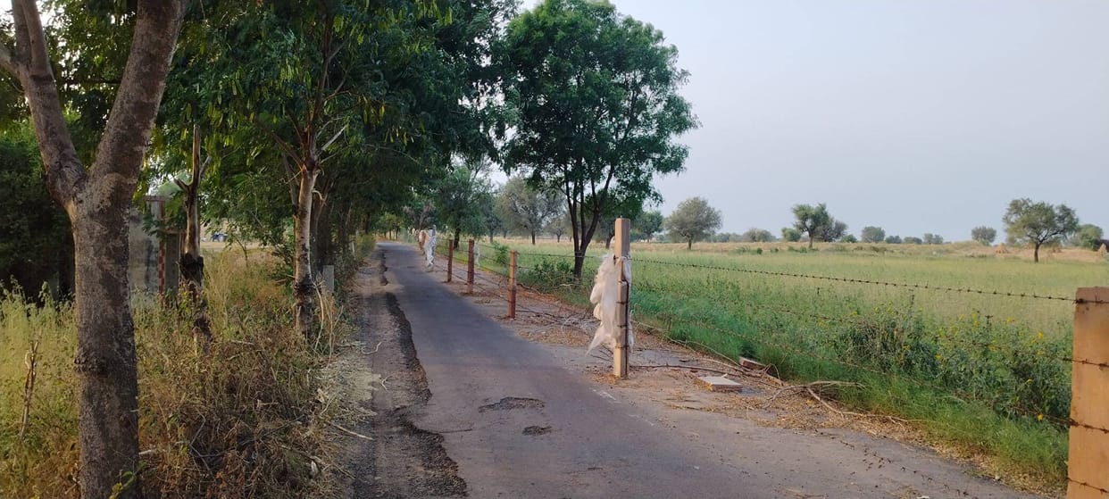 Road narrowed due to fencing on the Behal-Patwan route; movement of heavy vehicles halted