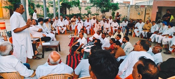 भूना। नगरपालिका की जगह ग्राम पंचायत व्यवस्था लागू करने की मांग को लेकर 2 अक्टूबर को प्रस्तावित 