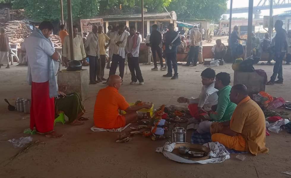 Crowds thronged the Ganga ghats on the first day of Pitru Paksha.