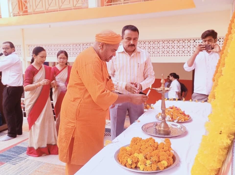 The contributions of Digvijay Nath and Avedya Nath to nation-building and social development were appreciated