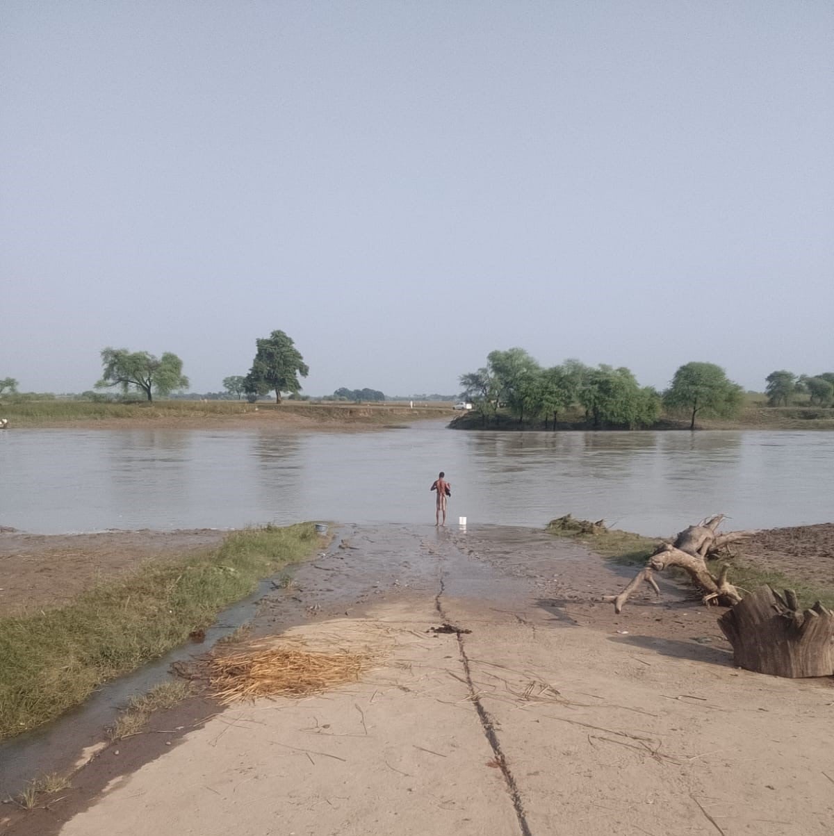 Recedad Banda News:केन का पानी उतरा, रपटे अब भी डूबे - Ken's Water Level Has ...