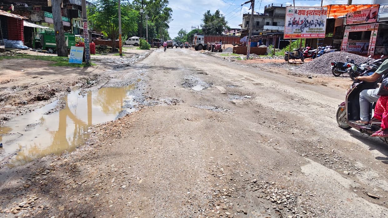 A pothole-ridden journey on a 35-km highway