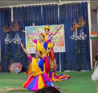 From the beat of the tabla to the vibrant hues of the paintings daughters took center stage in the circle.