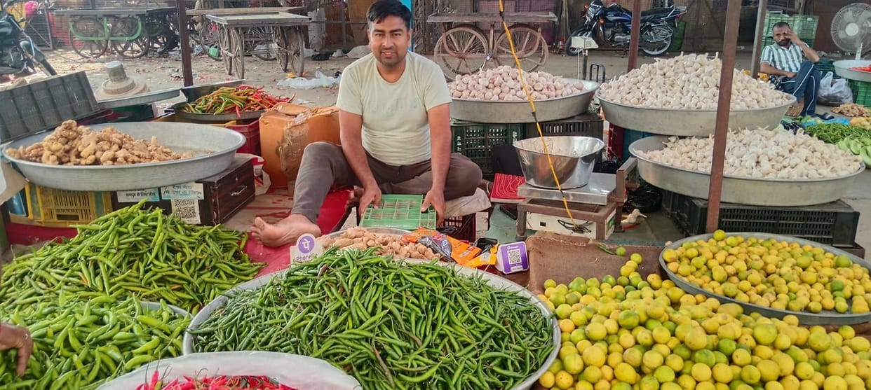 Demand for green chillies has increased in the Mahendragarh market.