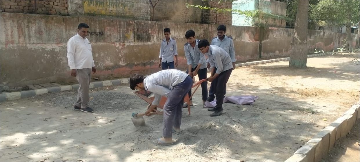 ITI students conducted a cleanliness drive.