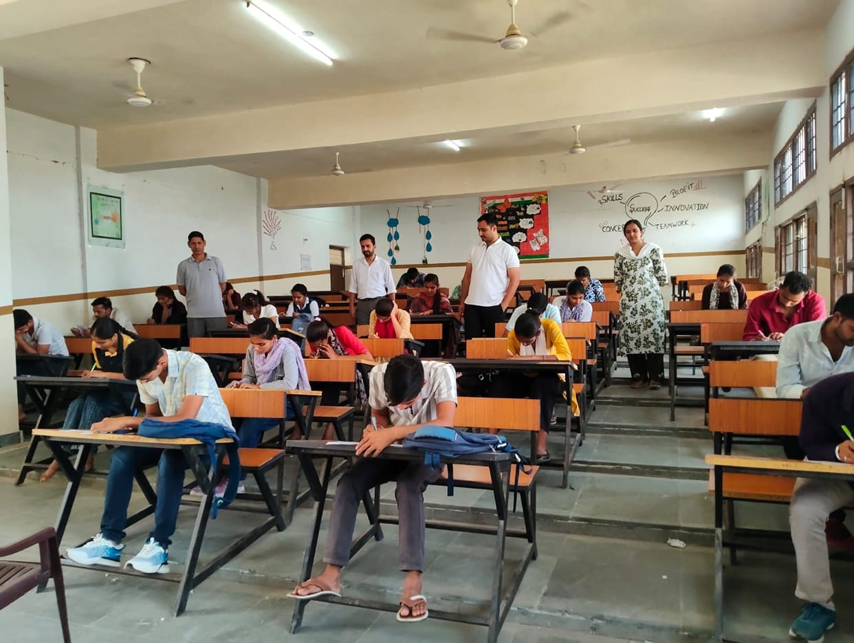Muskan triumphs in the talent search quiz.