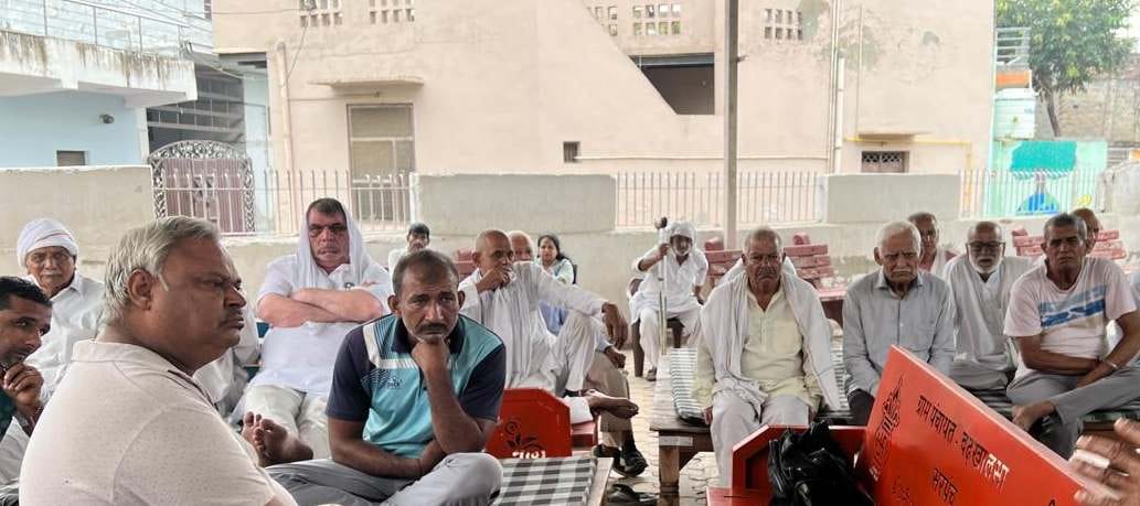 फोटो: सोनीपत के गांव बढ़खालसा में हुई सभा के दौरान उपस्थित ग्रामीण। स्रोत: संगठन