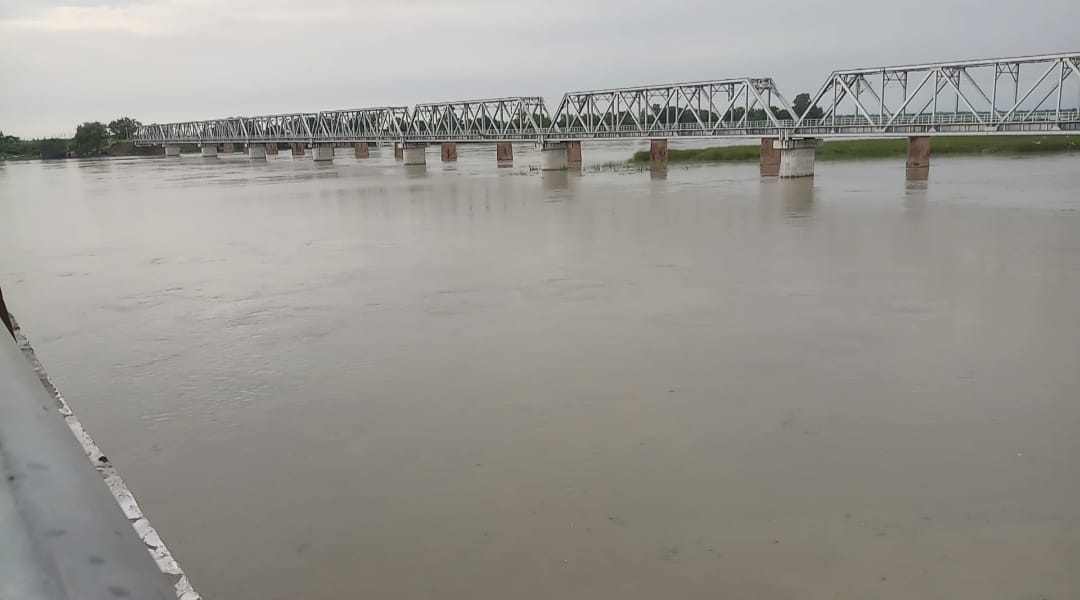 फोटो34गंगा में बढ़ा जलस्तर। संवाद