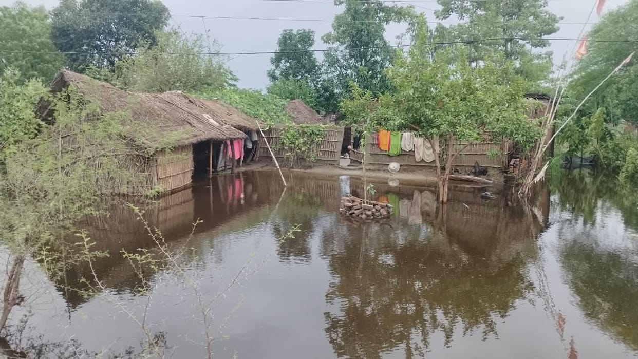 Erosion begins along the Sharda River, flooding over 600 villages